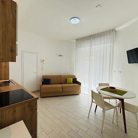 Hotel Iride Suite & Breakfast- Ideale Per Famiglie E Coppie 里乔内 外观 照片