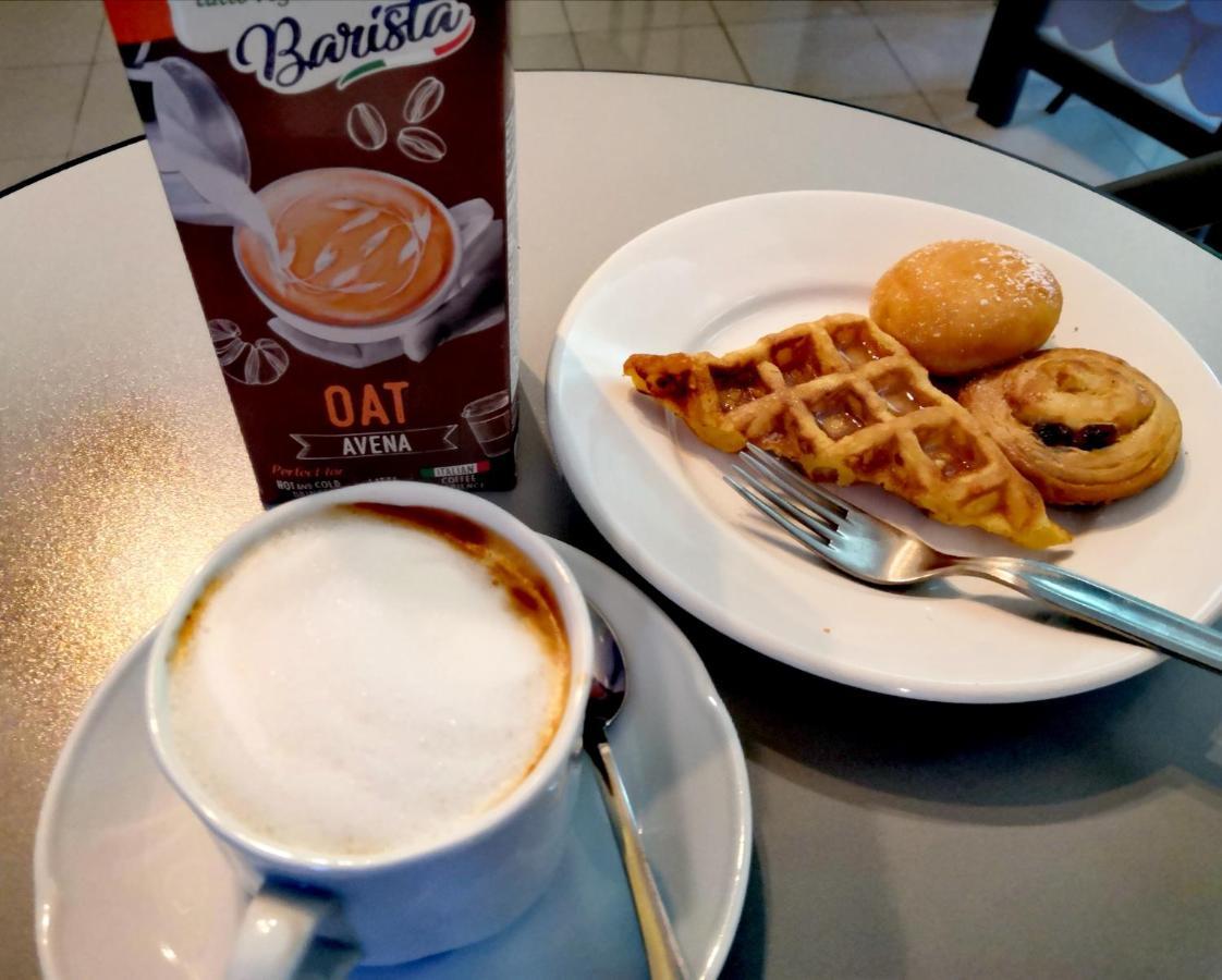 Hotel Iride Suite & Breakfast- Ideale Per Famiglie E Coppie 里乔内 外观 照片