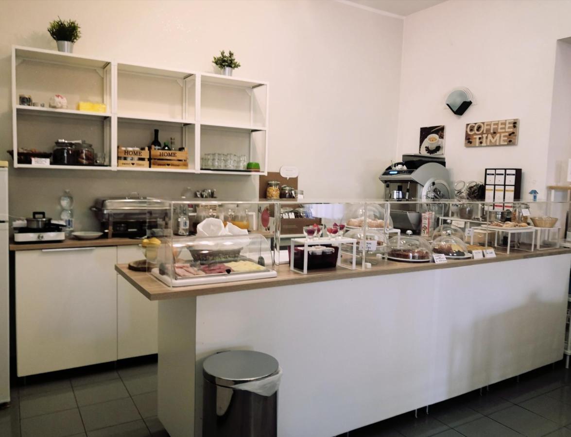 Hotel Iride Suite & Breakfast- Ideale Per Famiglie E Coppie 里乔内 外观 照片