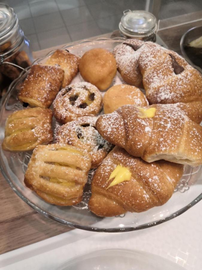 Hotel Iride Suite & Breakfast- Ideale Per Famiglie E Coppie 里乔内 外观 照片