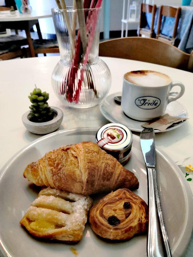 Hotel Iride Suite & Breakfast- Ideale Per Famiglie E Coppie 里乔内 外观 照片