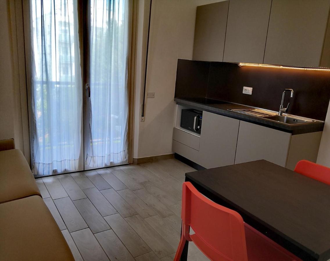 Hotel Iride Suite & Breakfast- Ideale Per Famiglie E Coppie 里乔内 外观 照片