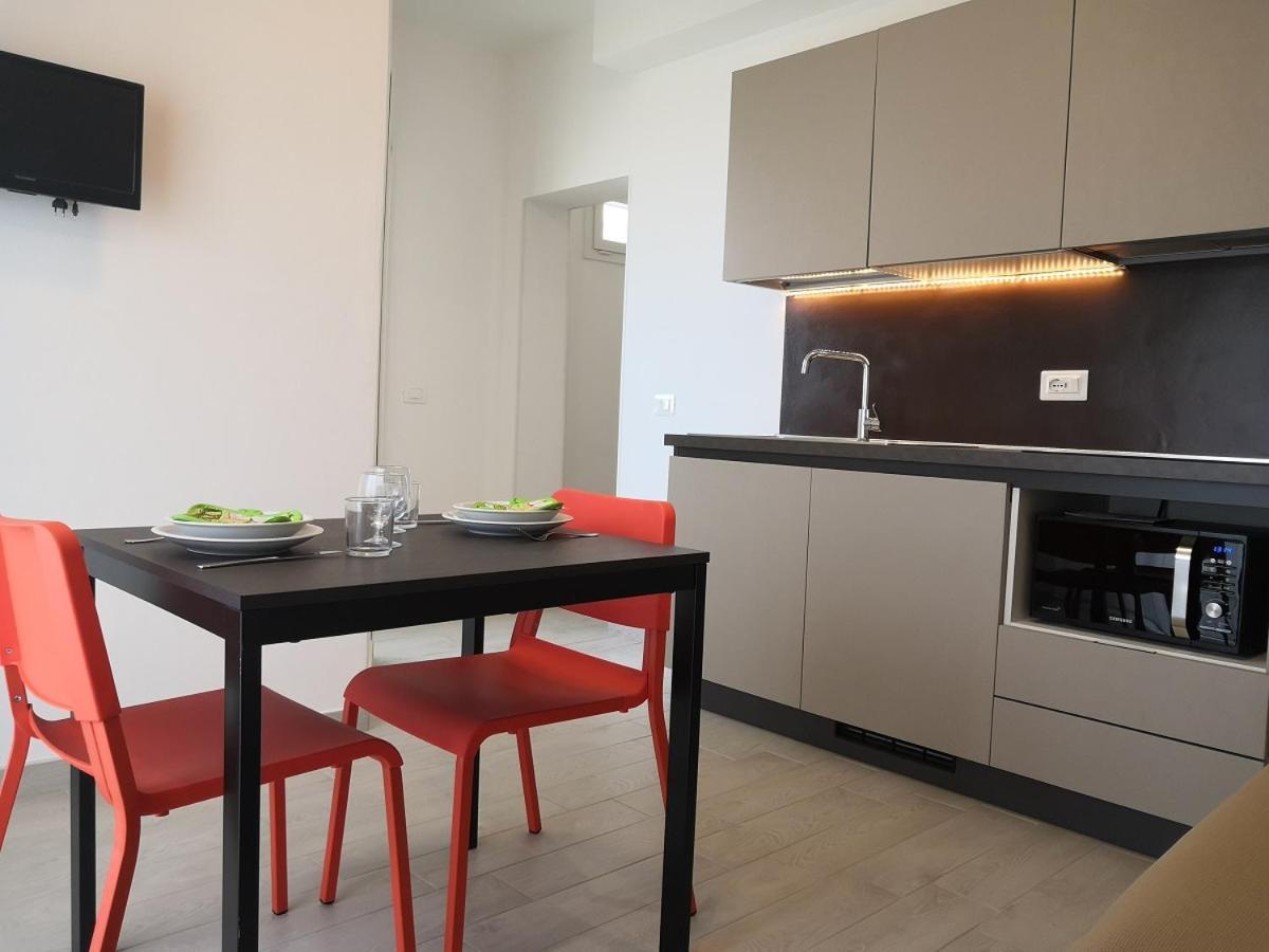 Hotel Iride Suite & Breakfast- Ideale Per Famiglie E Coppie 里乔内 外观 照片