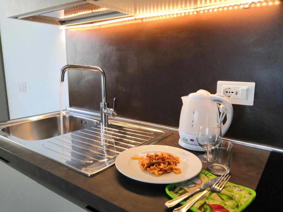 Hotel Iride Suite & Breakfast- Ideale Per Famiglie E Coppie 里乔内 外观 照片