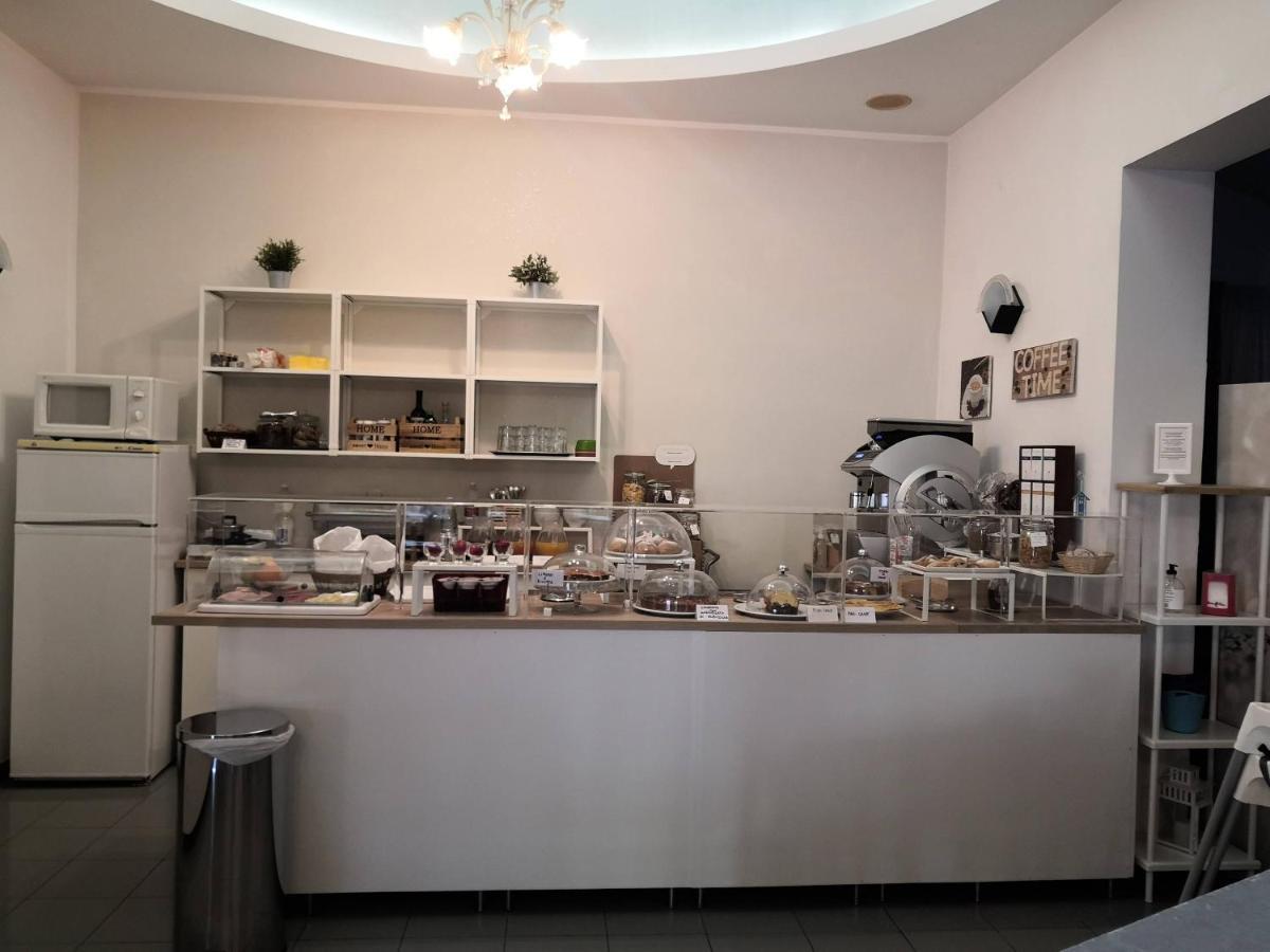 Hotel Iride Suite & Breakfast- Ideale Per Famiglie E Coppie 里乔内 外观 照片