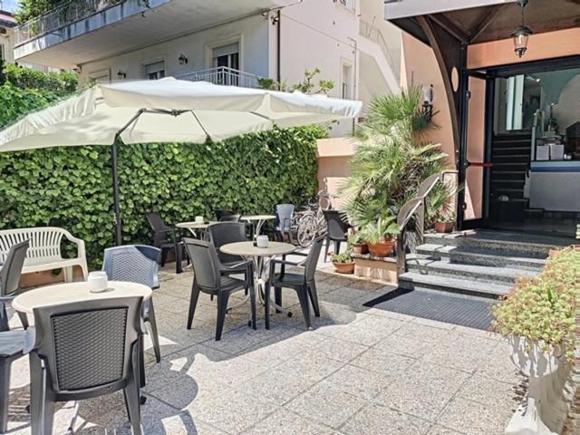 Hotel Iride Suite & Breakfast- Ideale Per Famiglie E Coppie 里乔内 外观 照片