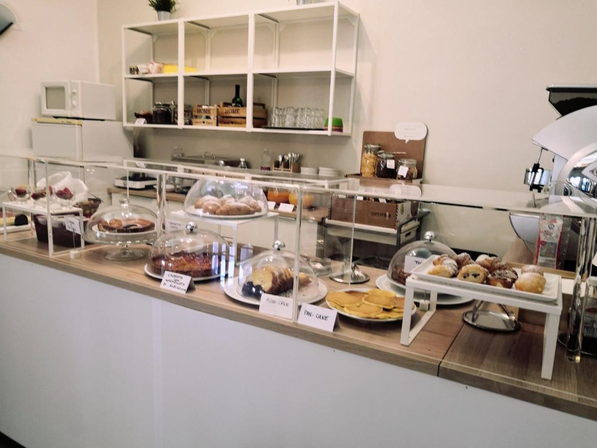 Hotel Iride Suite & Breakfast- Ideale Per Famiglie E Coppie 里乔内 外观 照片