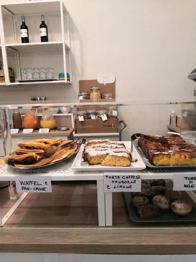 Hotel Iride Suite & Breakfast- Ideale Per Famiglie E Coppie 里乔内 外观 照片