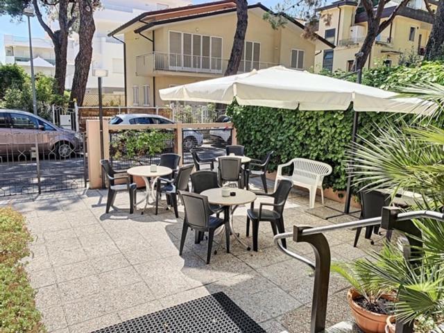 Hotel Iride Suite & Breakfast- Ideale Per Famiglie E Coppie 里乔内 外观 照片