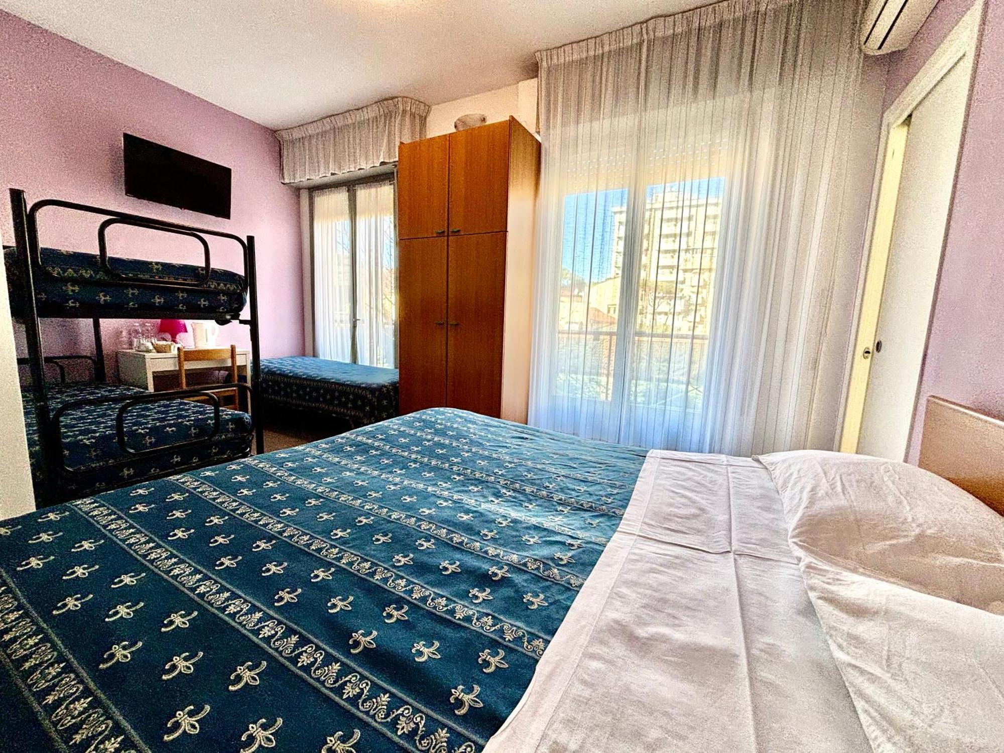 Hotel Iride Suite & Breakfast- Ideale Per Famiglie E Coppie 里乔内 外观 照片