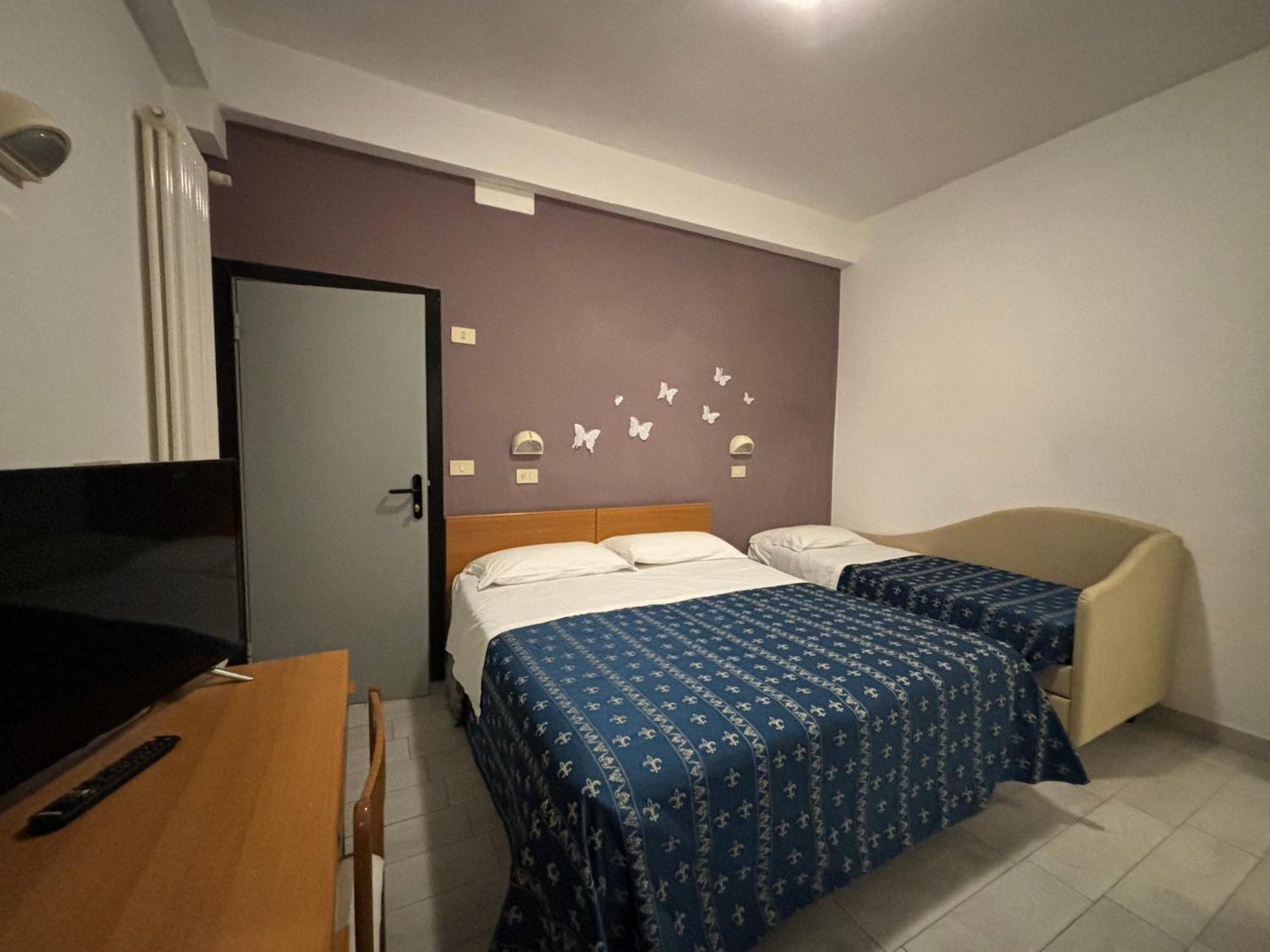 Hotel Iride Suite & Breakfast- Ideale Per Famiglie E Coppie 里乔内 外观 照片