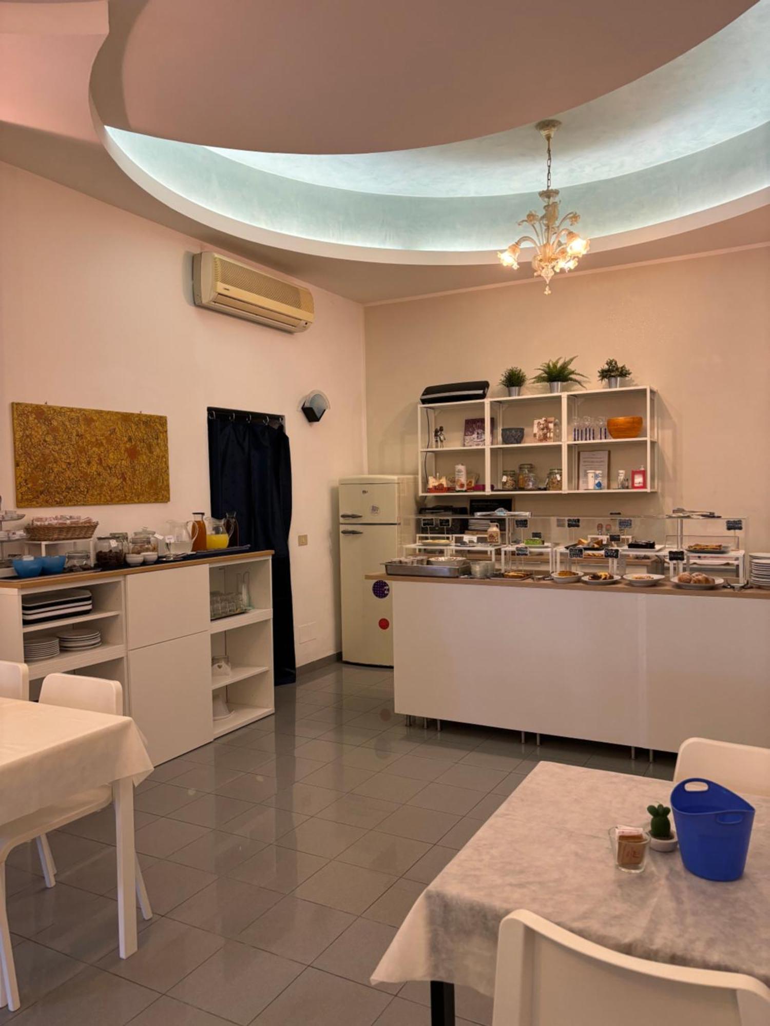 Hotel Iride Suite & Breakfast- Ideale Per Famiglie E Coppie 里乔内 外观 照片