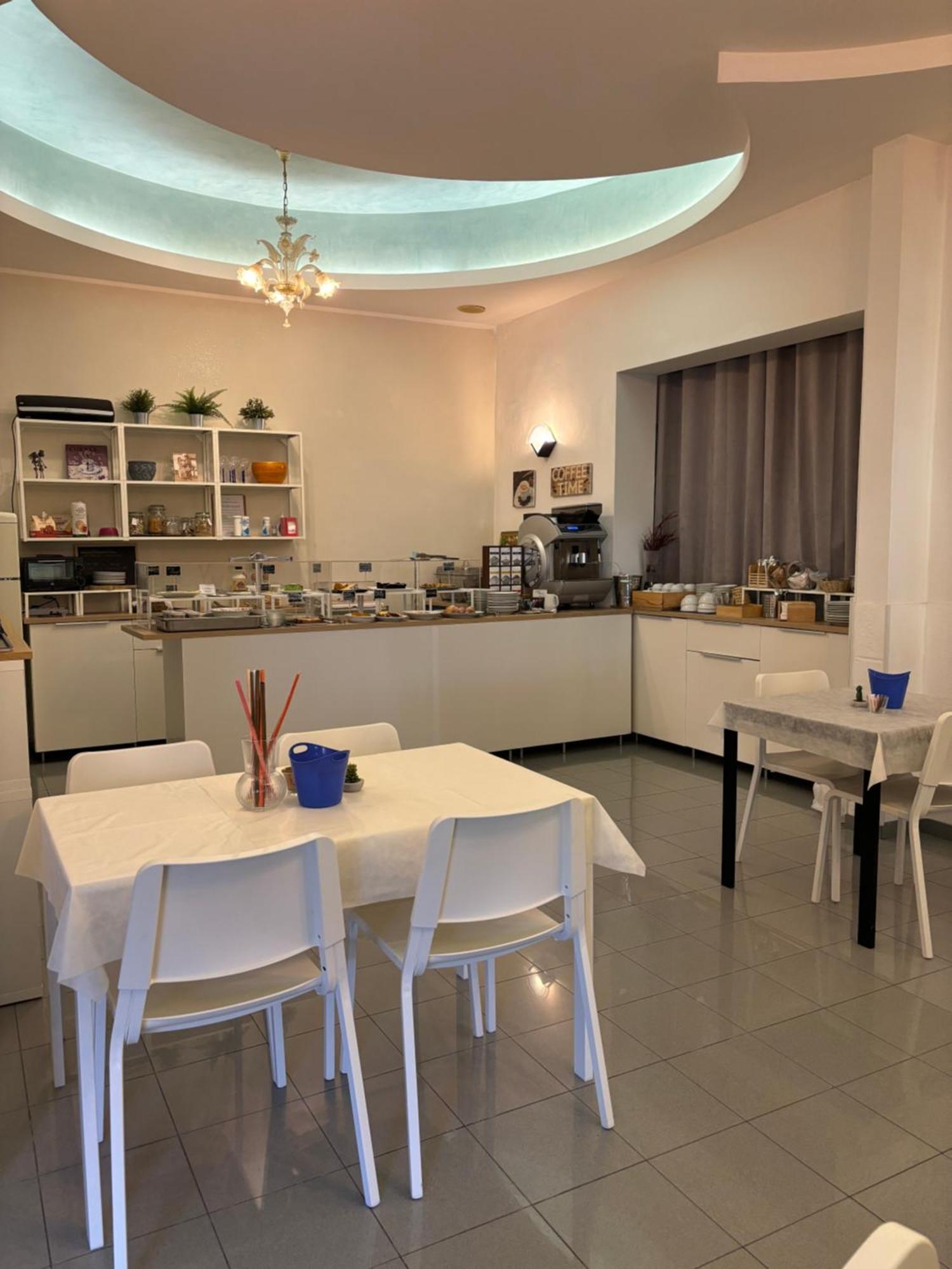 Hotel Iride Suite & Breakfast- Ideale Per Famiglie E Coppie 里乔内 外观 照片