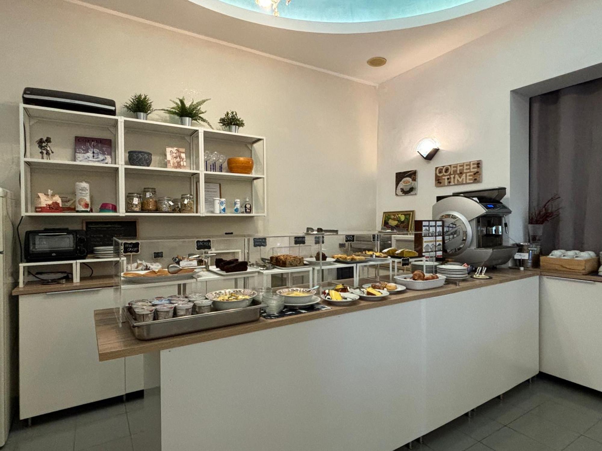 Hotel Iride Suite & Breakfast- Ideale Per Famiglie E Coppie 里乔内 外观 照片