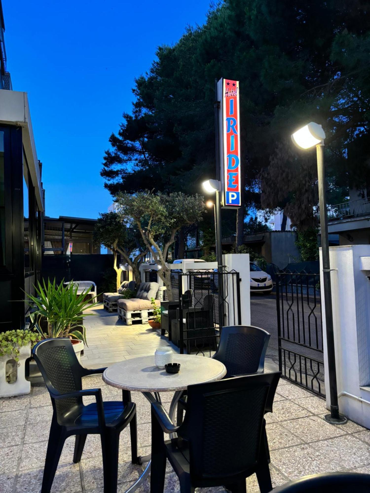 Hotel Iride Suite & Breakfast- Ideale Per Famiglie E Coppie 里乔内 外观 照片