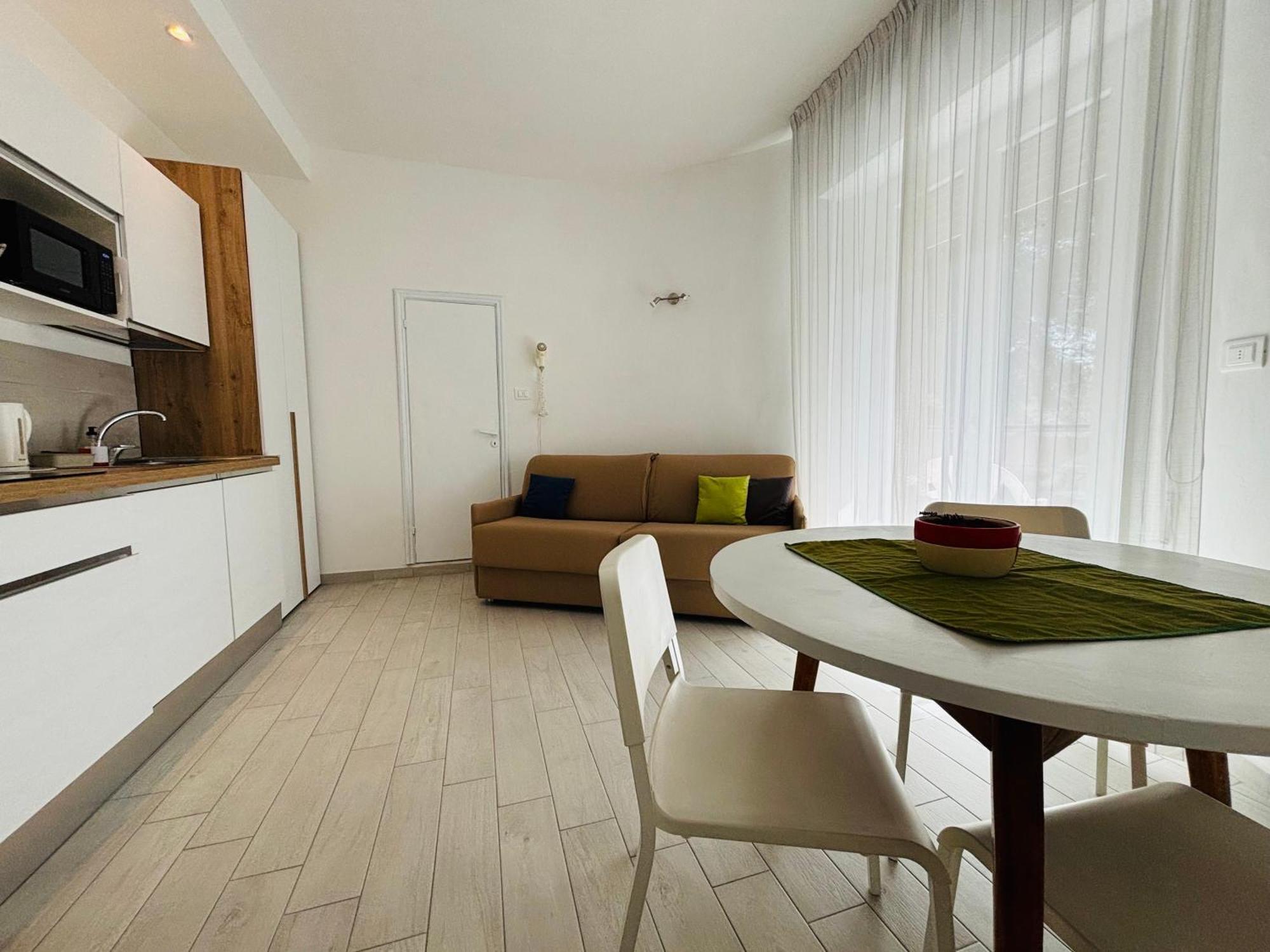 Hotel Iride Suite & Breakfast- Ideale Per Famiglie E Coppie 里乔内 外观 照片