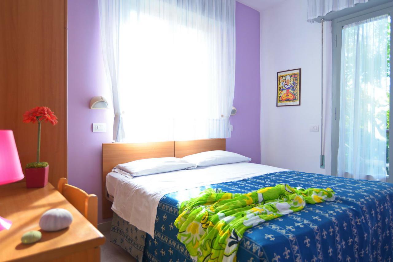 Hotel Iride Suite & Breakfast- Ideale Per Famiglie E Coppie 里乔内 外观 照片